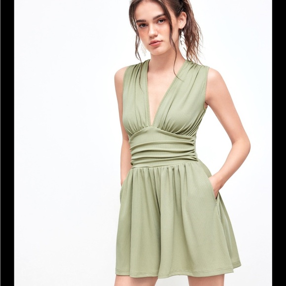 Cider Green Ribbed V Neck Ruched Picket Romper 2X - Picture 1 of 7
